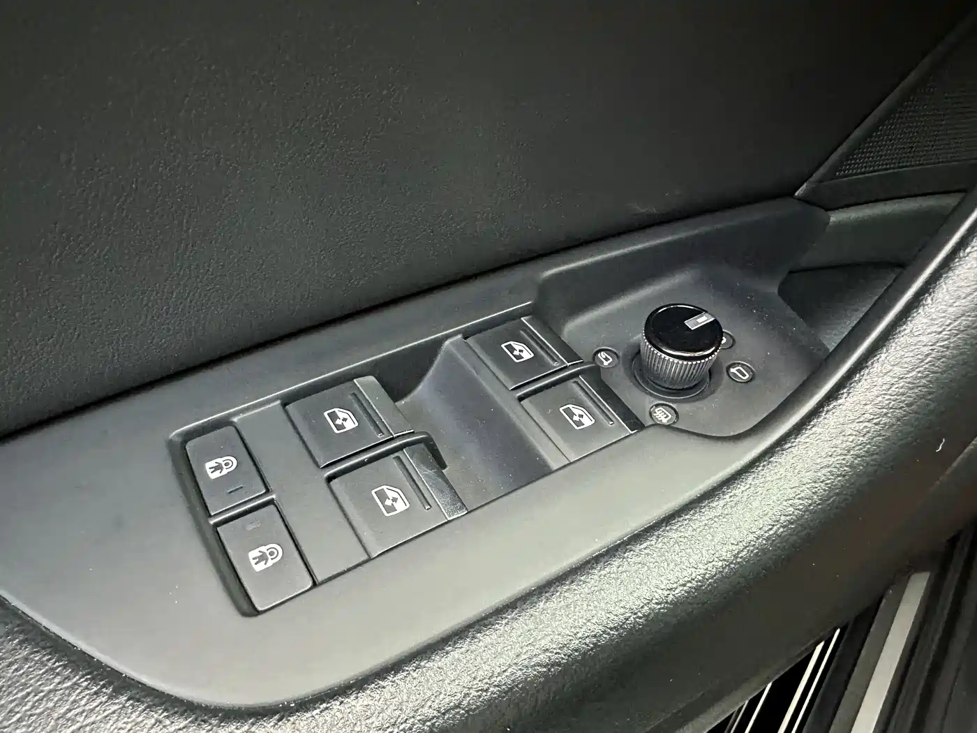 Audi A6L 2021 40 TFSI Luxury Sport фото 26