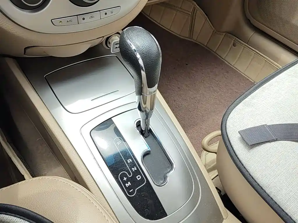 Buick Excelle 2013 1.5L Automatic Classic фото 21