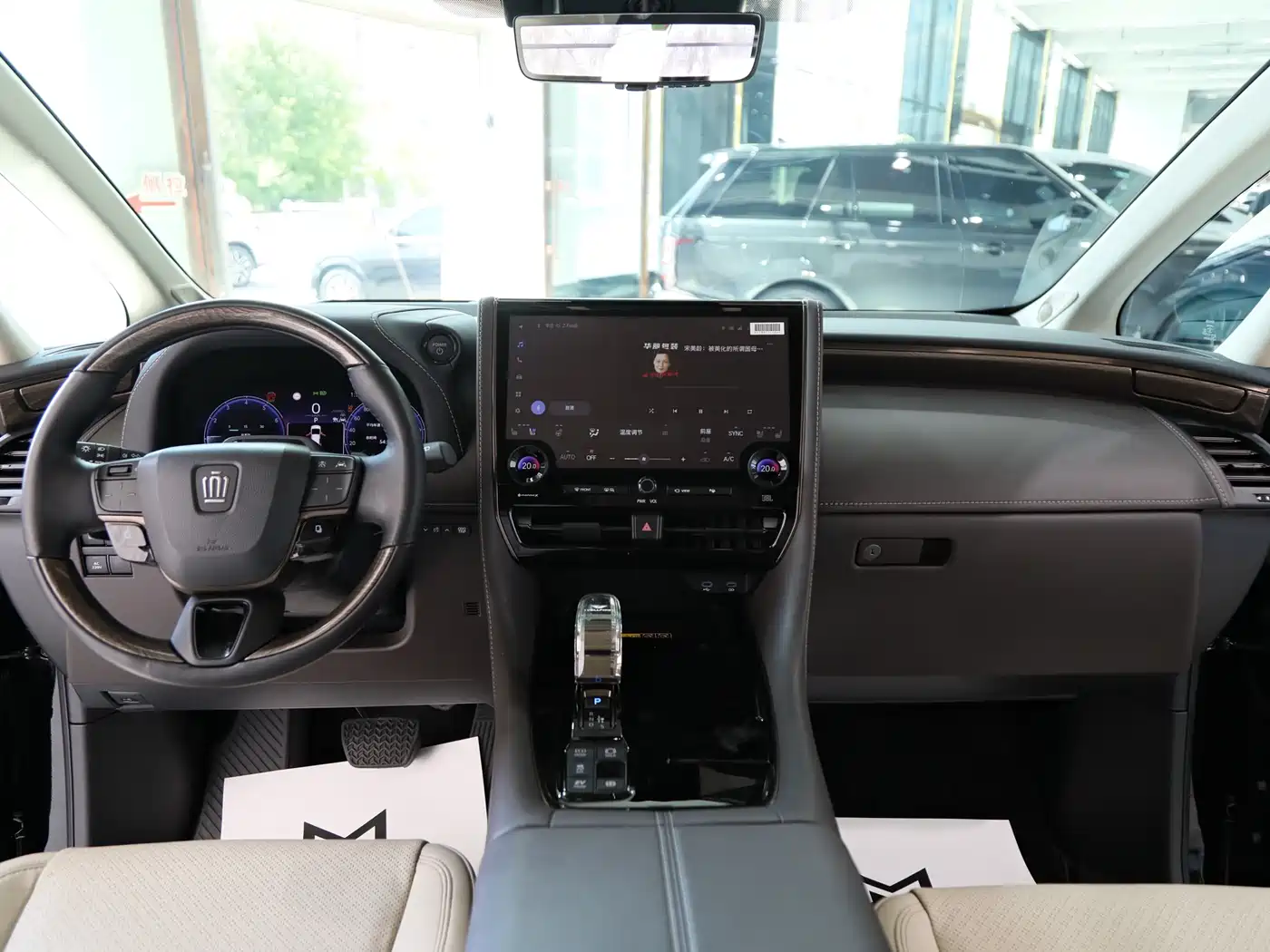 Toyota Vellfire 2024 Crown Hybrid 2.5L Executive Premium Edition фото 15