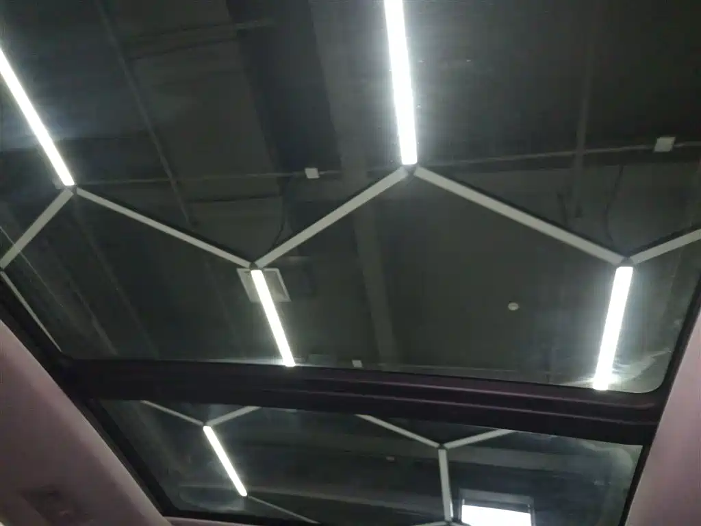 Volkswagen Sagitar 2022 280TSI DSG Soaring Edition фото 11