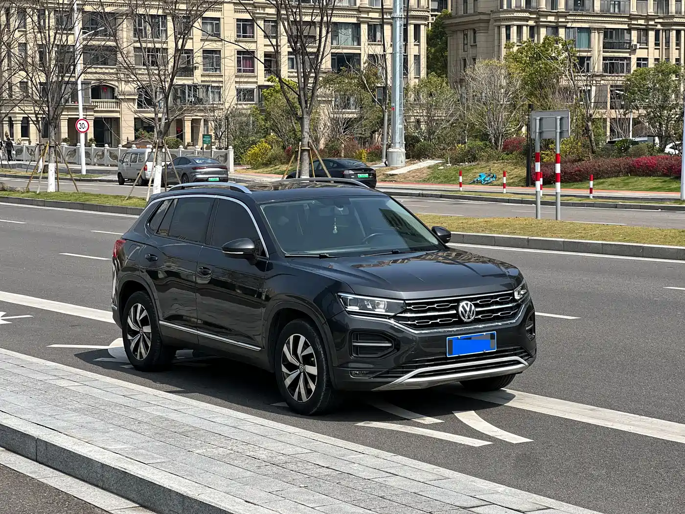 Volkswagen Tayron 2019 330TSI 2WD Luxury China VI фото 4