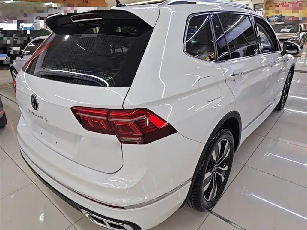 Volkswagen Tiguan L 2023 330TSI Auto 2WD R-Line Premium Edition фото 7