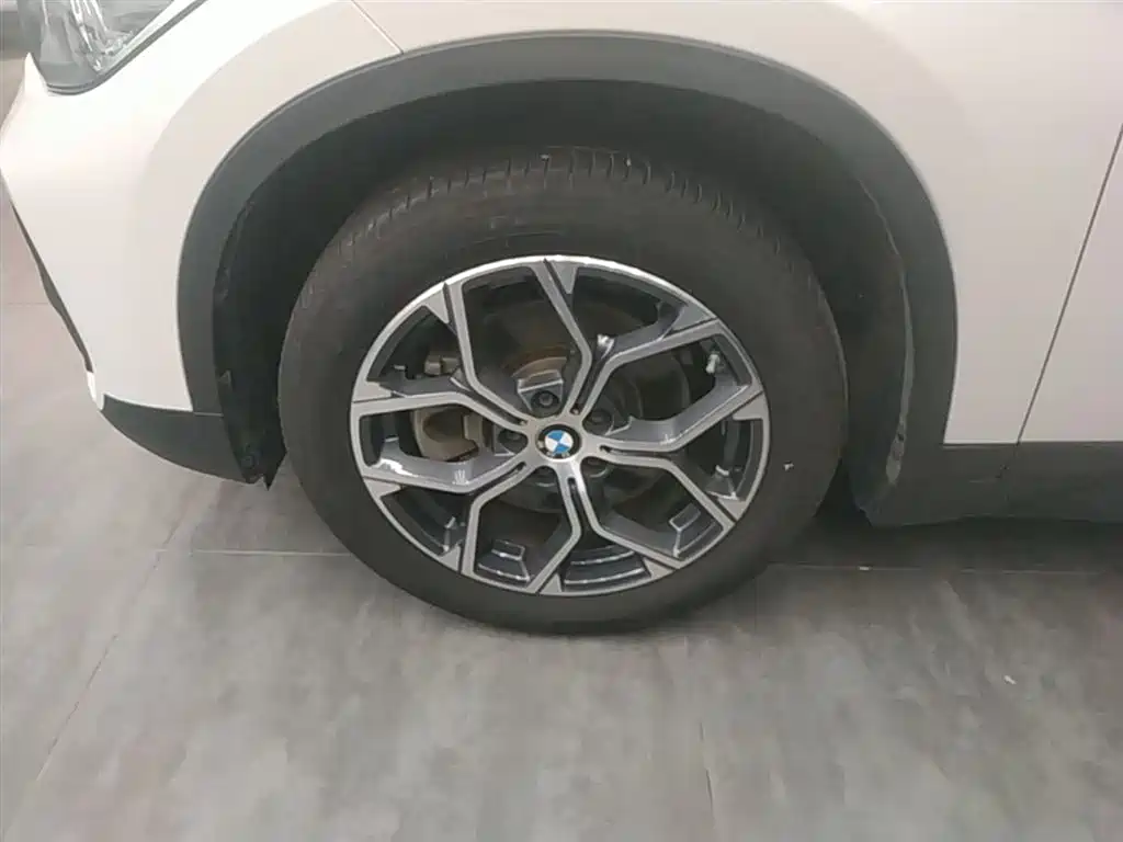 BMW X1 2022 sDrive25Li Leading фото 23