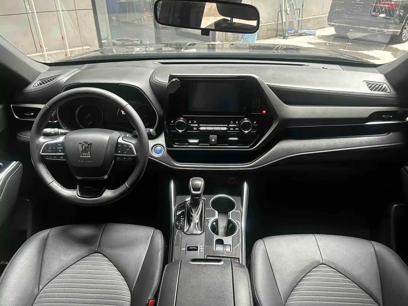 Toyota Crown Kluger 2021 2.5L HEV 4WD Luxury фото 3
