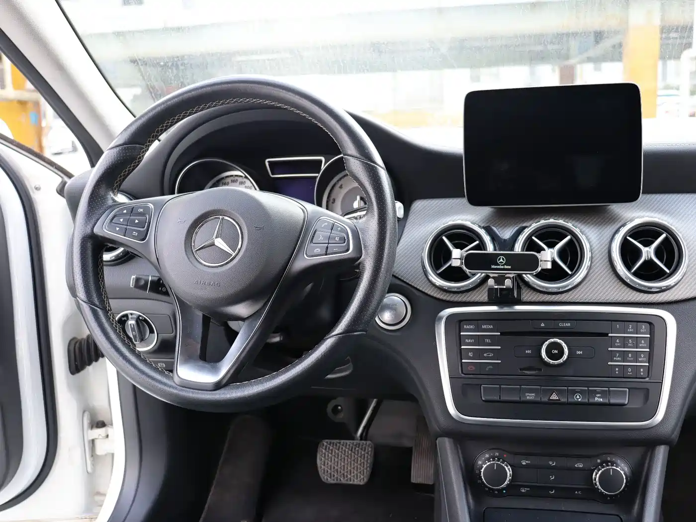 Mercedes-Benz GLA 2016 GLA 200 Dynamic фото 14