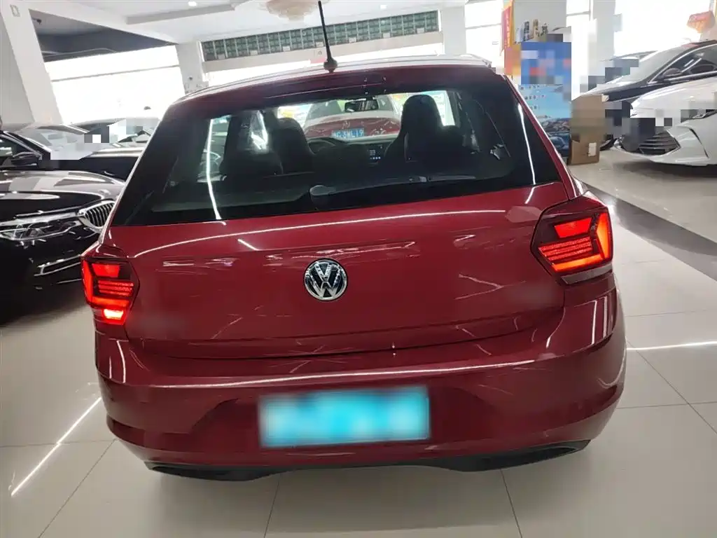 Volkswagen Polo 2019 Plus 1.5L Automatic Panorama Enjoyment Edition фото 6