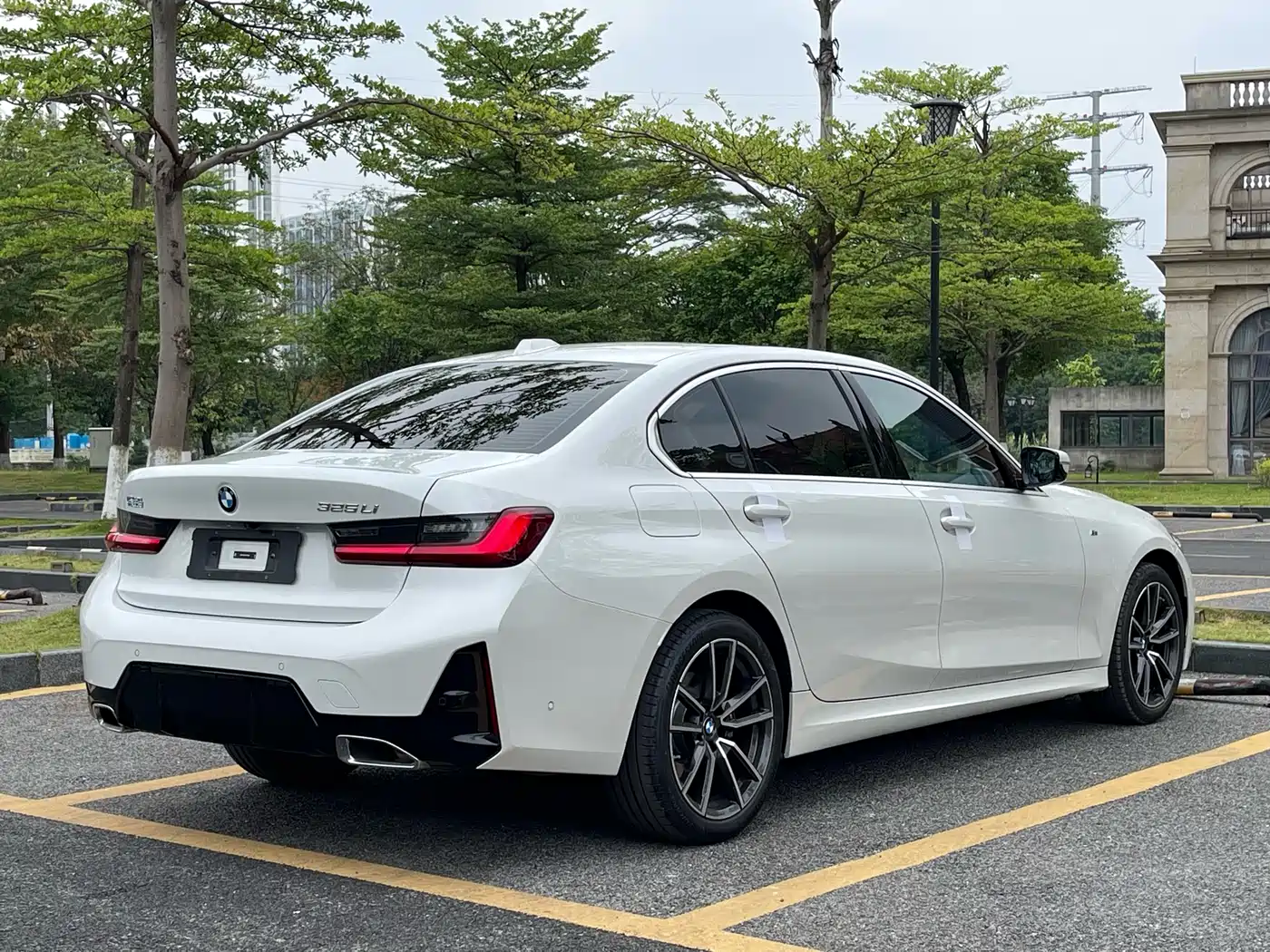 BMW 3-SERIES