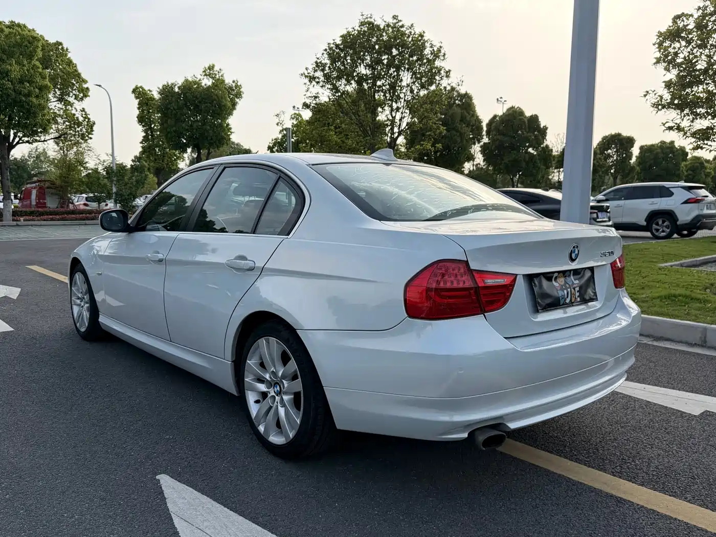 BMW 3 Series (Import) 2010 320i Luxury фото 3