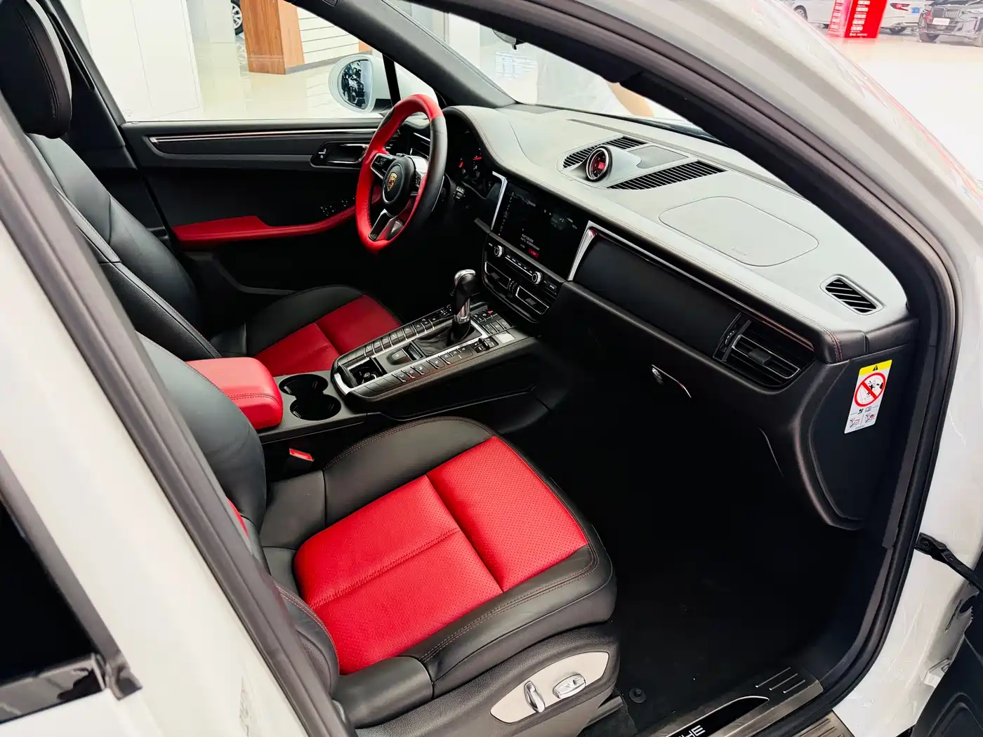 Porsche Macan 2018 Macan 2.0T фото 10