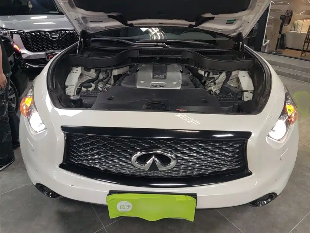 Infiniti QX70 2018 2015 Model 3.7L Shadow Edition