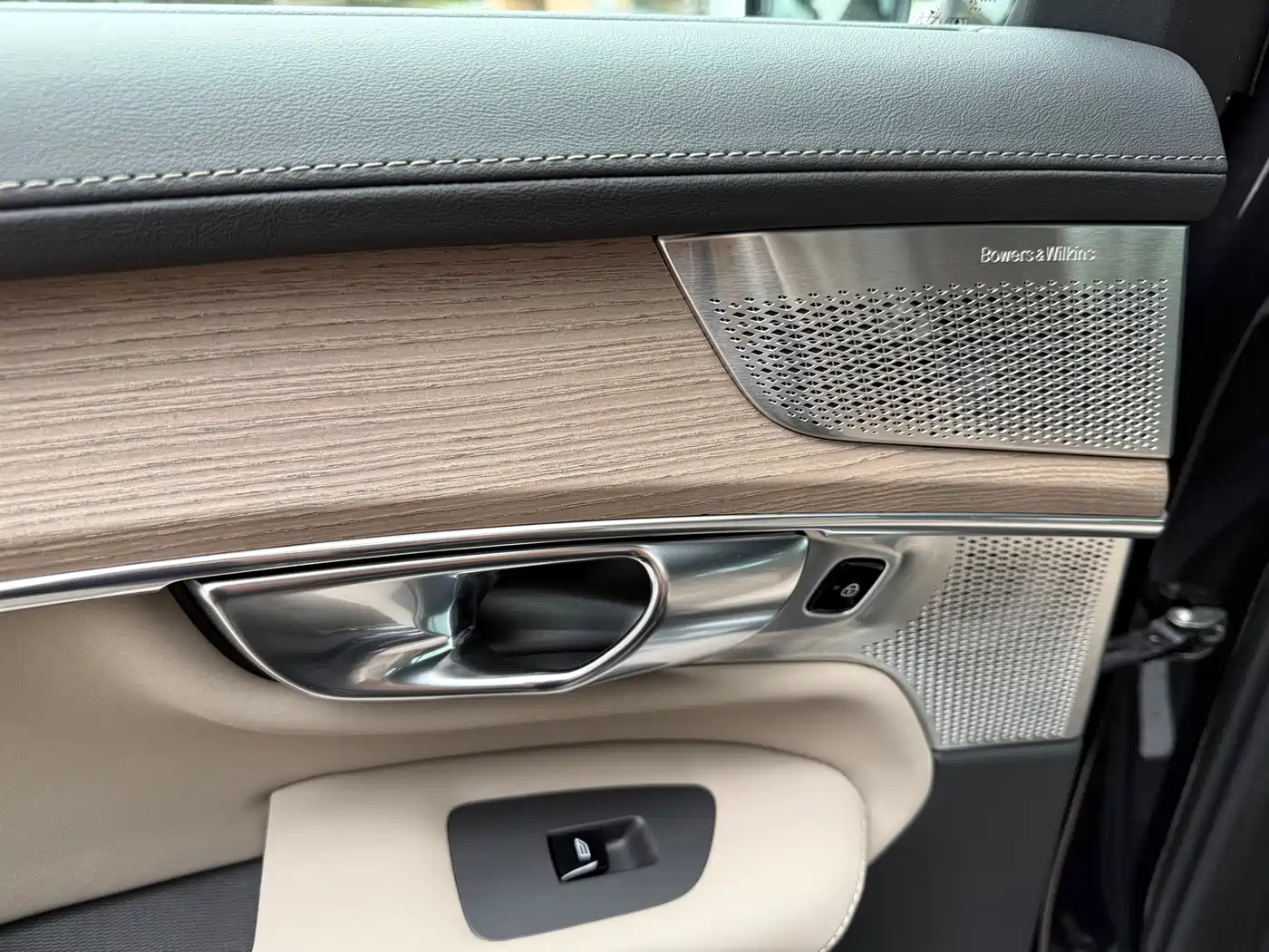 VOLVO XC90 PLUG IN HYBRID