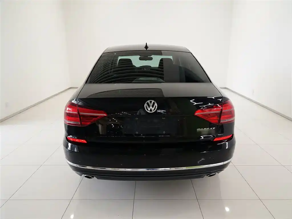 Volkswagen Passat 2017 330TSI DSG Prestige фото 6