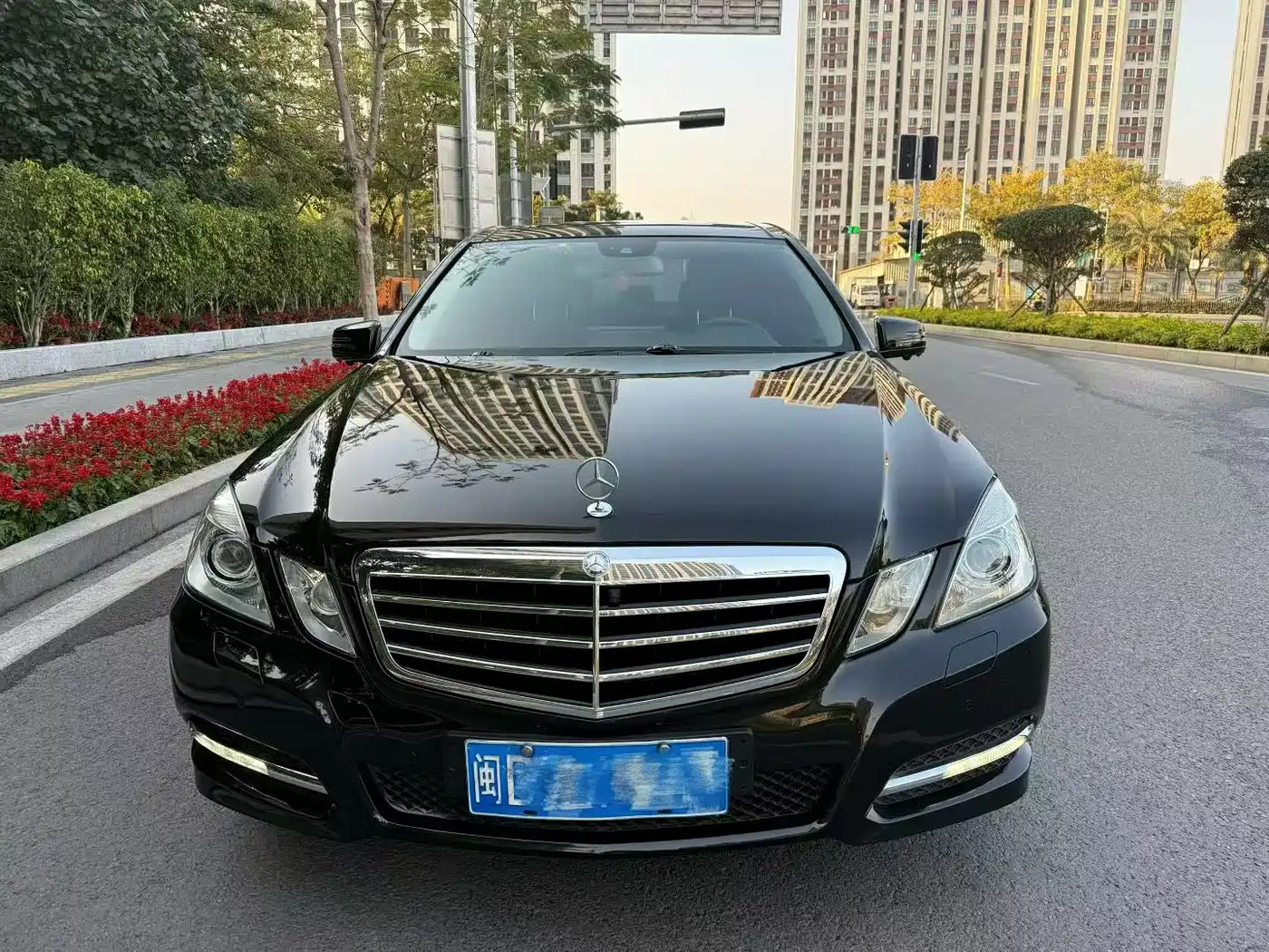 Mercedes-Benz E-Class 2013 E 300 L Fashion Luxury фото 2