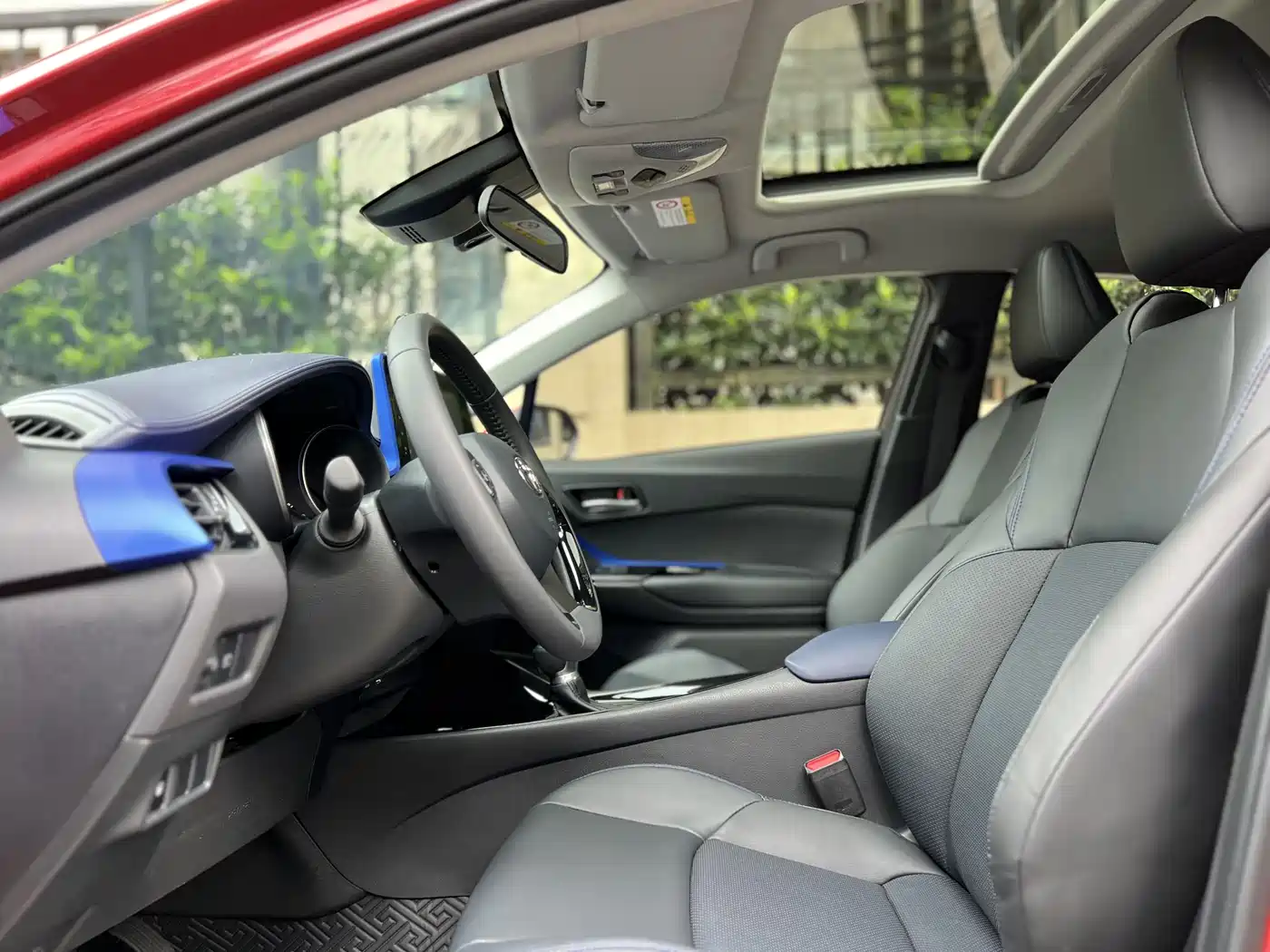 Toyota C-HR 2021 2.0L Luxury Edition фото 9