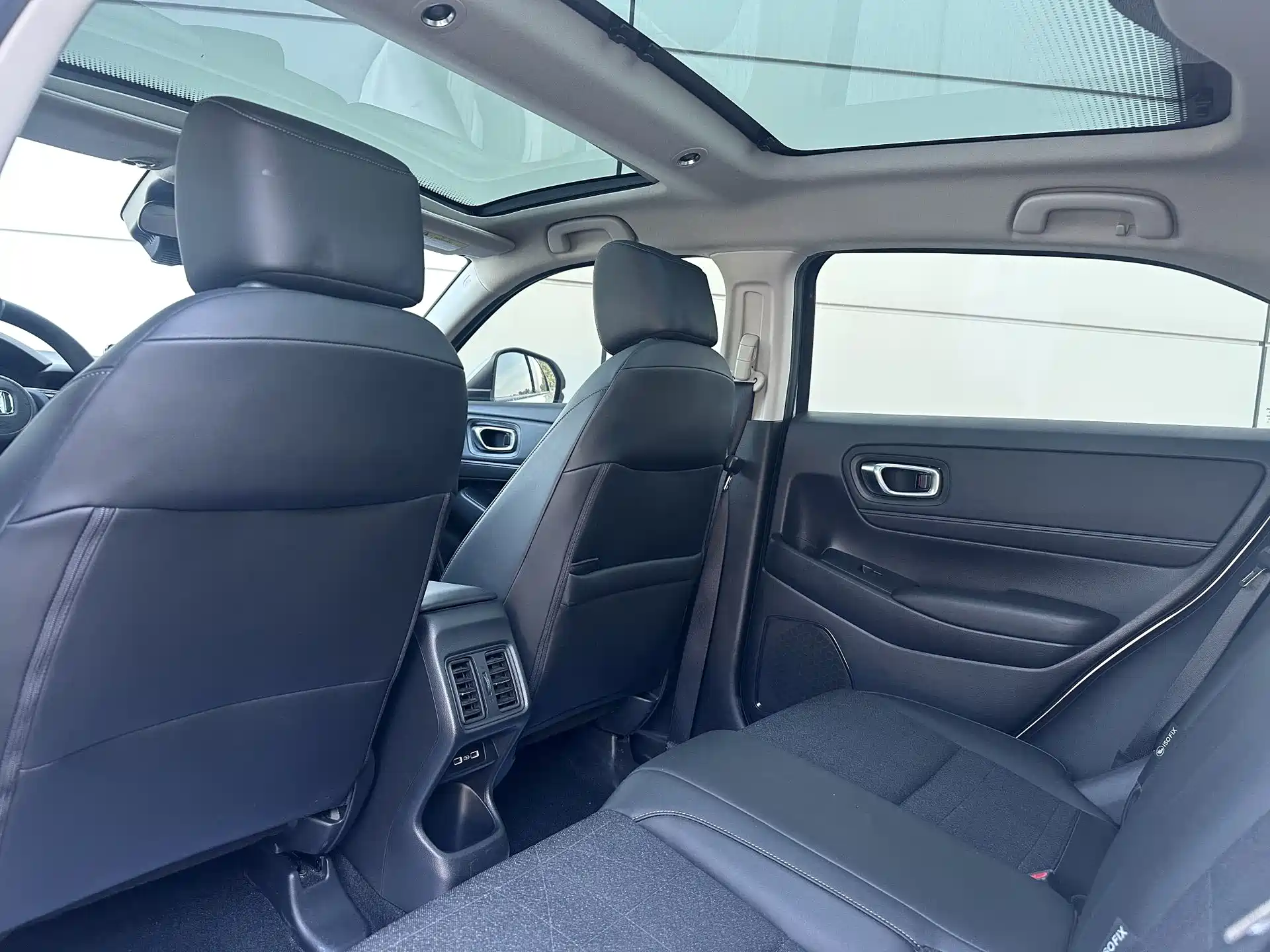 Photo 9 - Honda Vezel