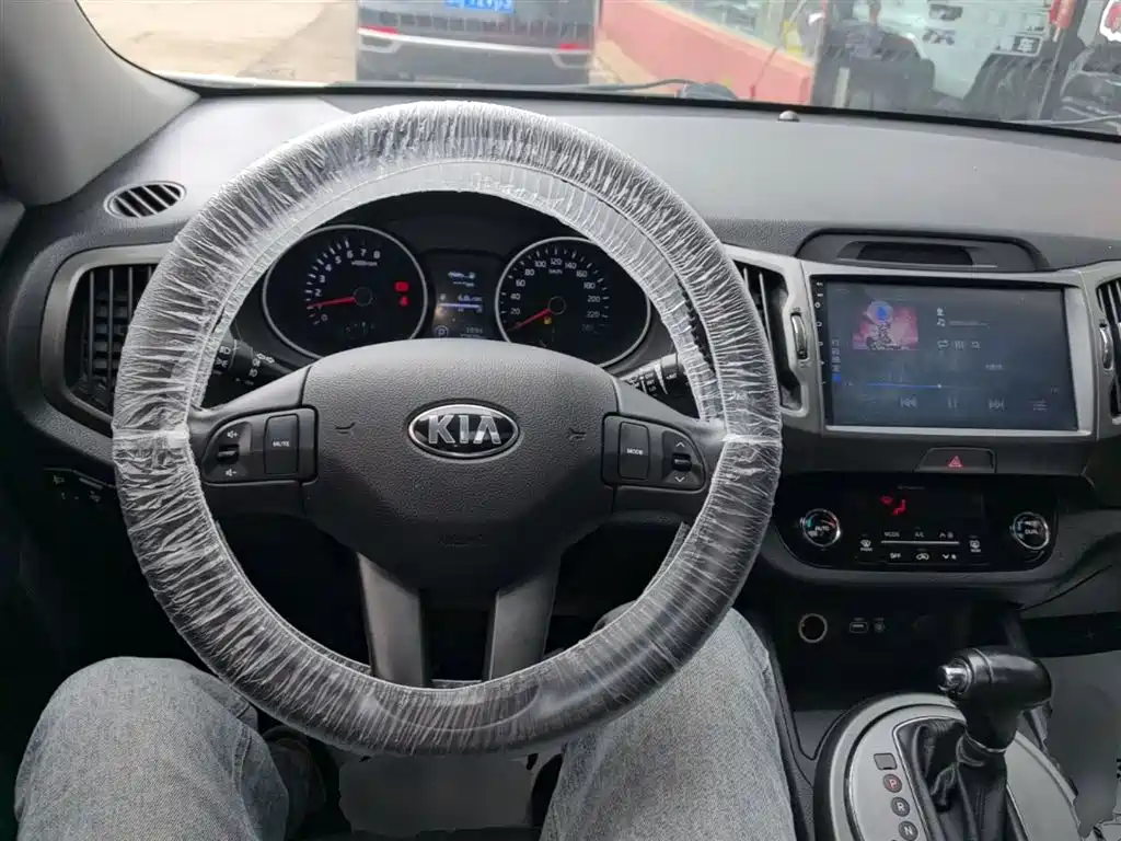 Kia Sportage 2016 2.0L Automatic 2WD GLS фото 10