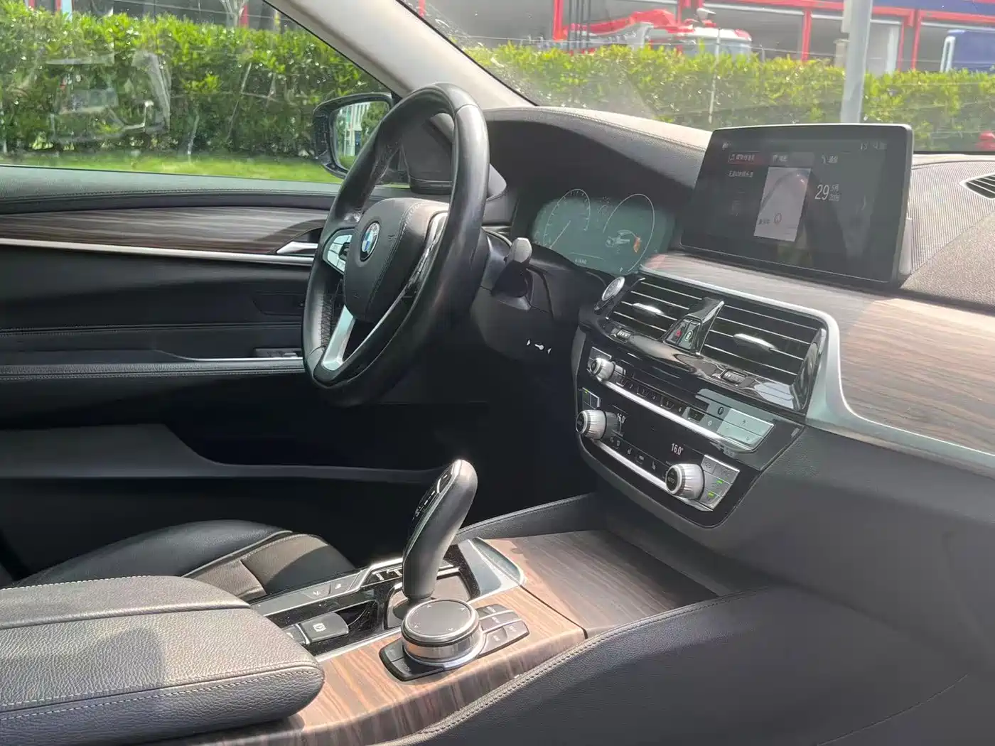 BMW 6 Series GT 2019 630i Luxury Design Package фото 15