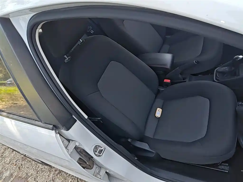 Volkswagen Jetta 2017 1.5L Automatic Fashion фото 25