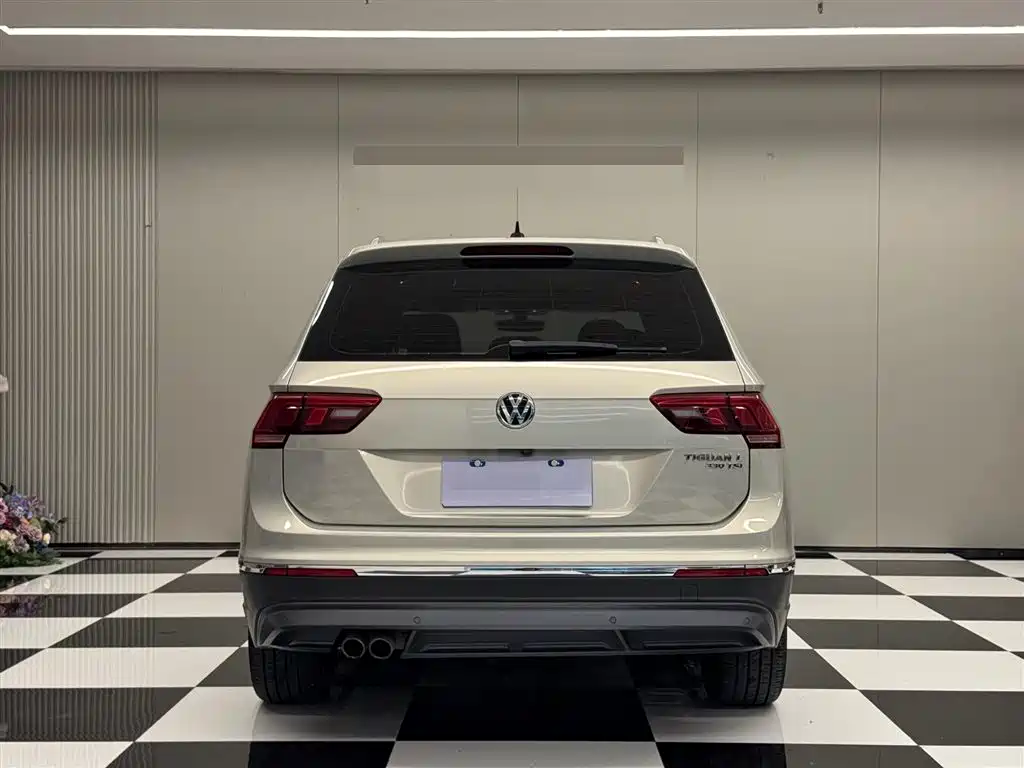 Volkswagen Tiguan L 2018 330TSI Automatic 2WD Luxury Edition фото 4