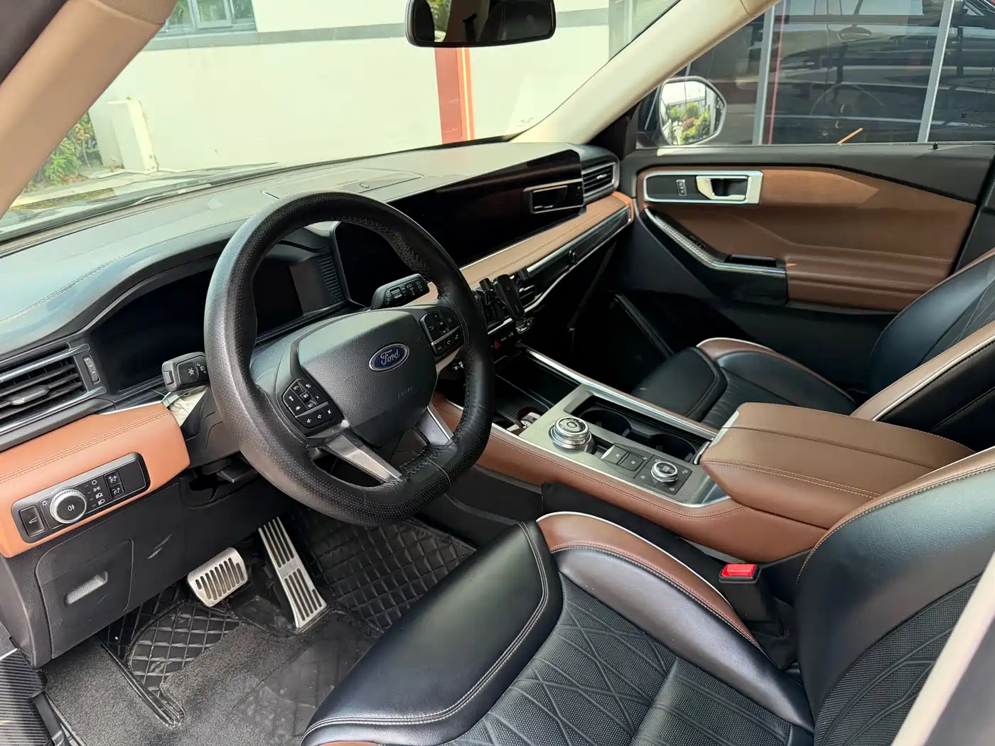 FORD EXPLORER