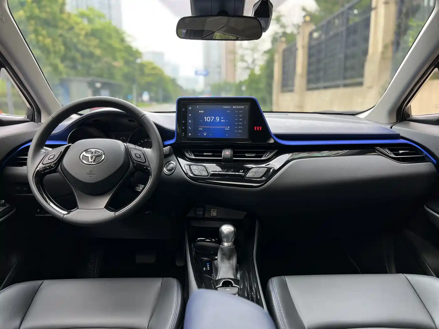 Toyota C-HR 2021 2.0L Luxury Edition фото 14