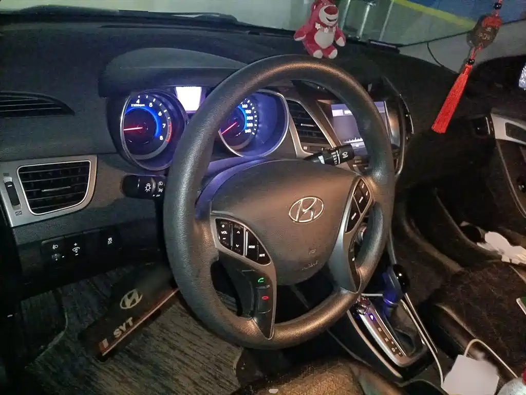 Hyundai Langdong 2016 1.6L Automatic Premium Edition фото 3