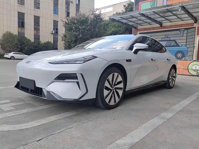 Geely Galaxy E8 2024 665km RWD Starship Voyager Edition