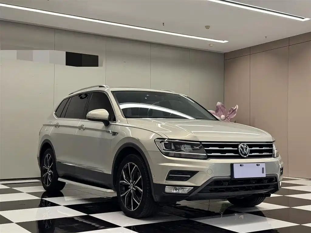 Volkswagen Tiguan L 2018 330TSI Automatic 2WD Luxury Edition фото 3