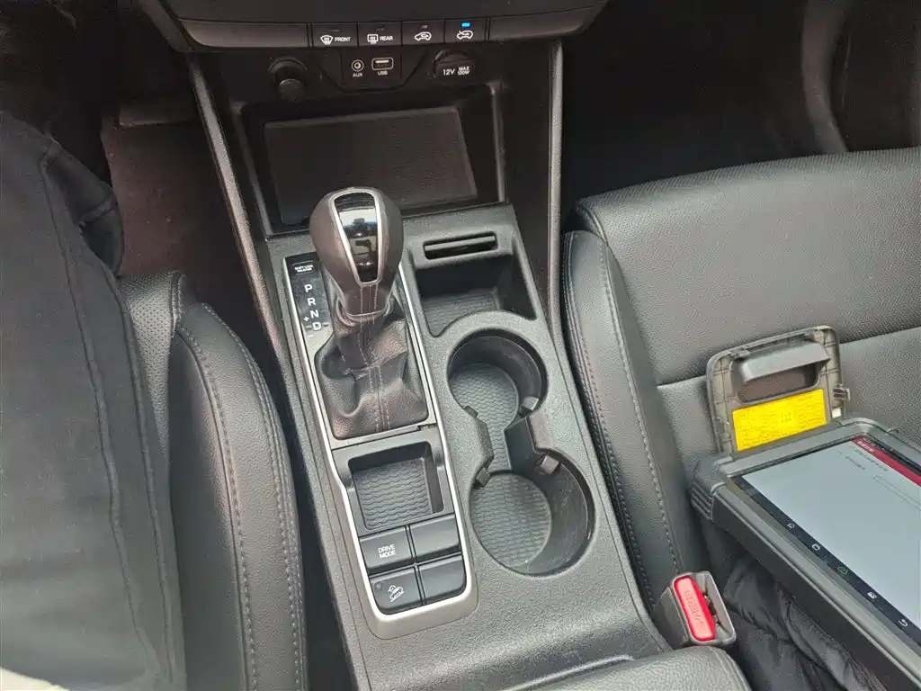 Hyundai Tucson 2015 2.0L Automatic 2WD Smart фото 14