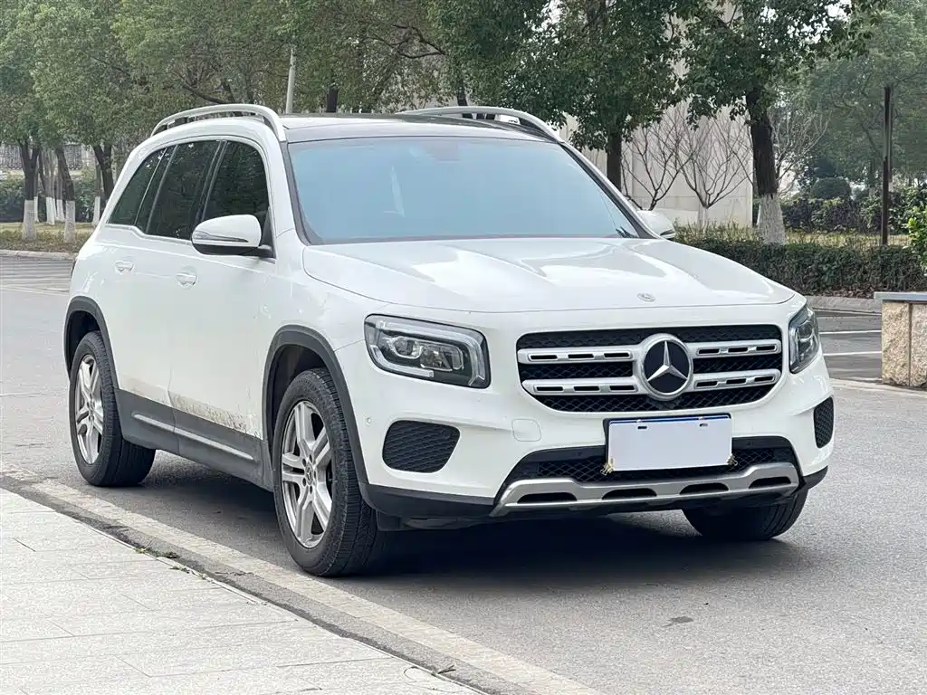 MERCEDES-BENZ GLB