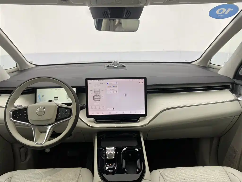Volvo EM90 2026 2025 Ultra Six-Seater
