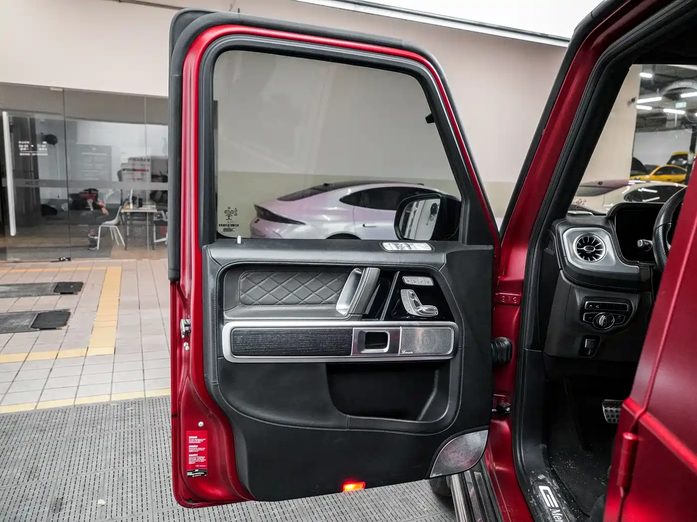 Mercedes-Benz G-Class 2021 G 500 Blazing Flame Special Edition фото 7