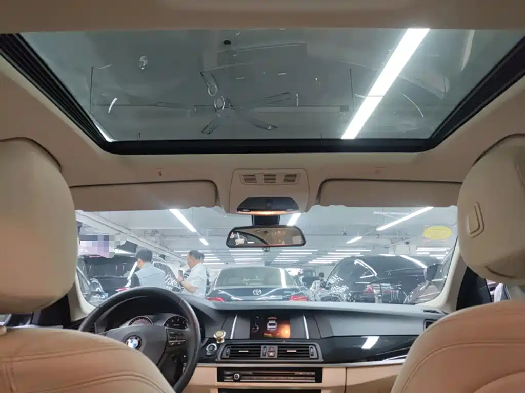 BMW 5 Series 2014 520Li Elegance фото 8
