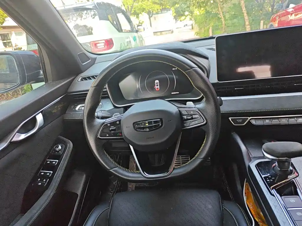 Фото 3 - Geely Preface