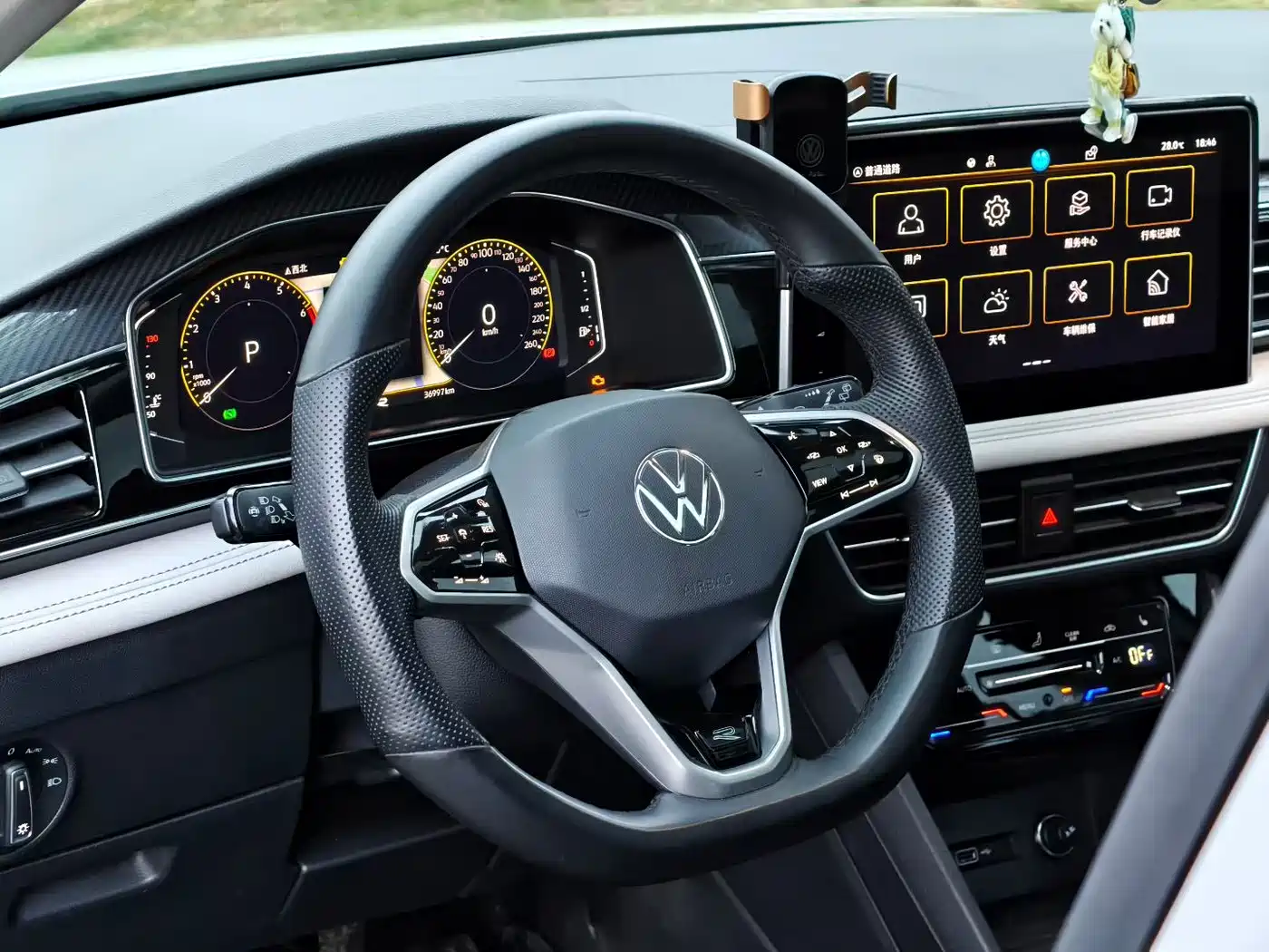 Volkswagen Tiguan L 2022 330TSI Auto 2WD R-Line Premium Edition фото 5