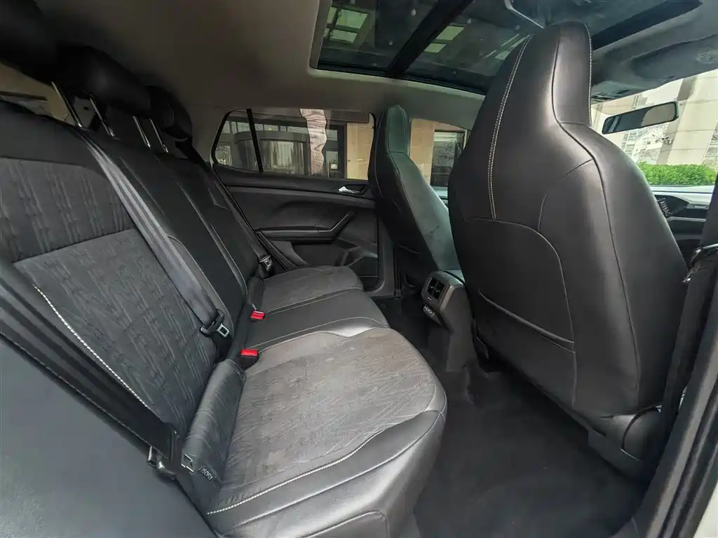 Volkswagen T-Cross 2019 1.5L Automatic Comfort Edition фото 20