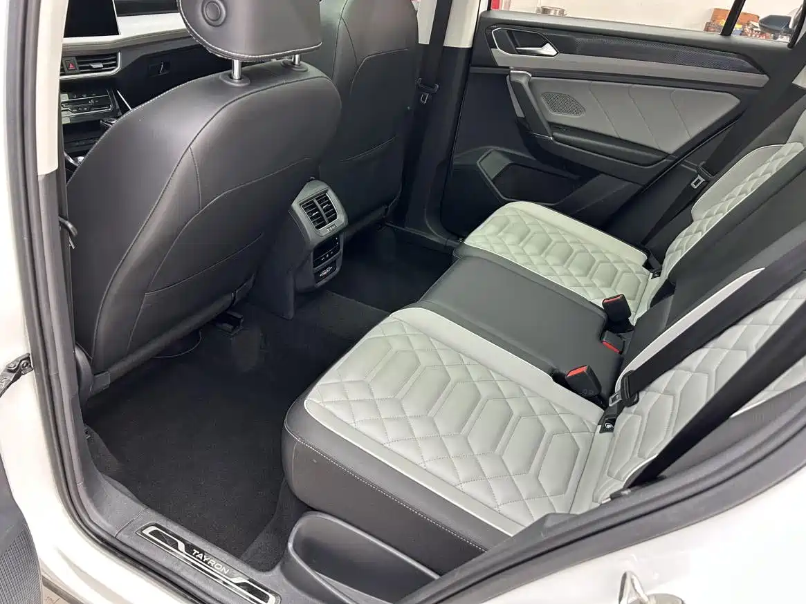 Volkswagen Tayron 2023 280TSI 2WD Luxury Plus Advanced Edition фото 9