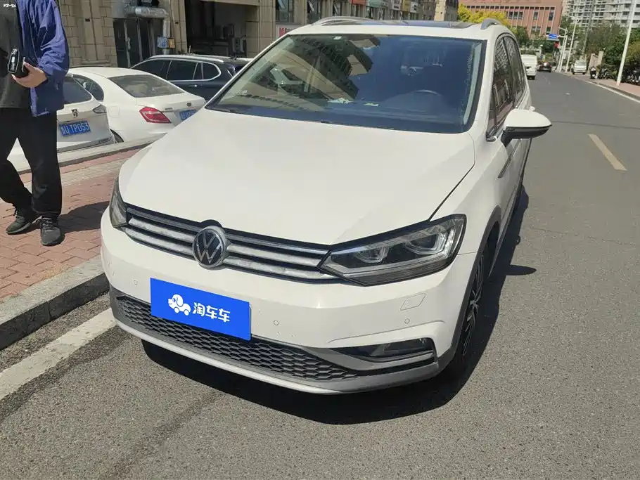 Volkswagen Touran 2018 Touran L 280TSI DSG Frontier Edition 7-Seater China V