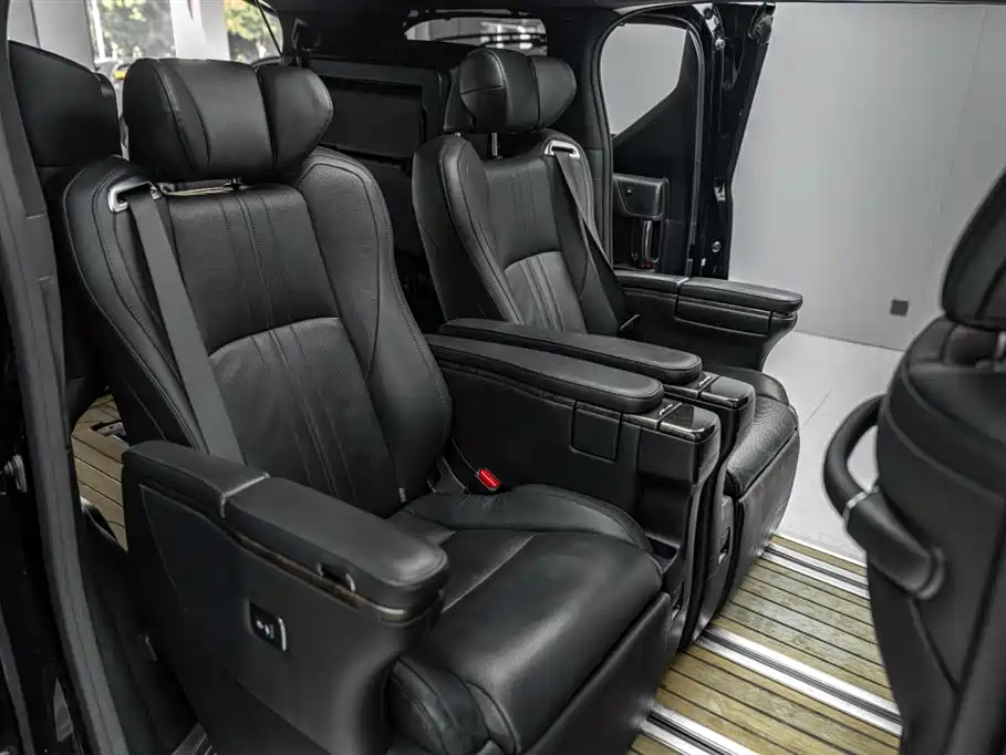 Toyota Vellfire 2021 Crown Hybrid 2.5L HV Premium Edition фото 23