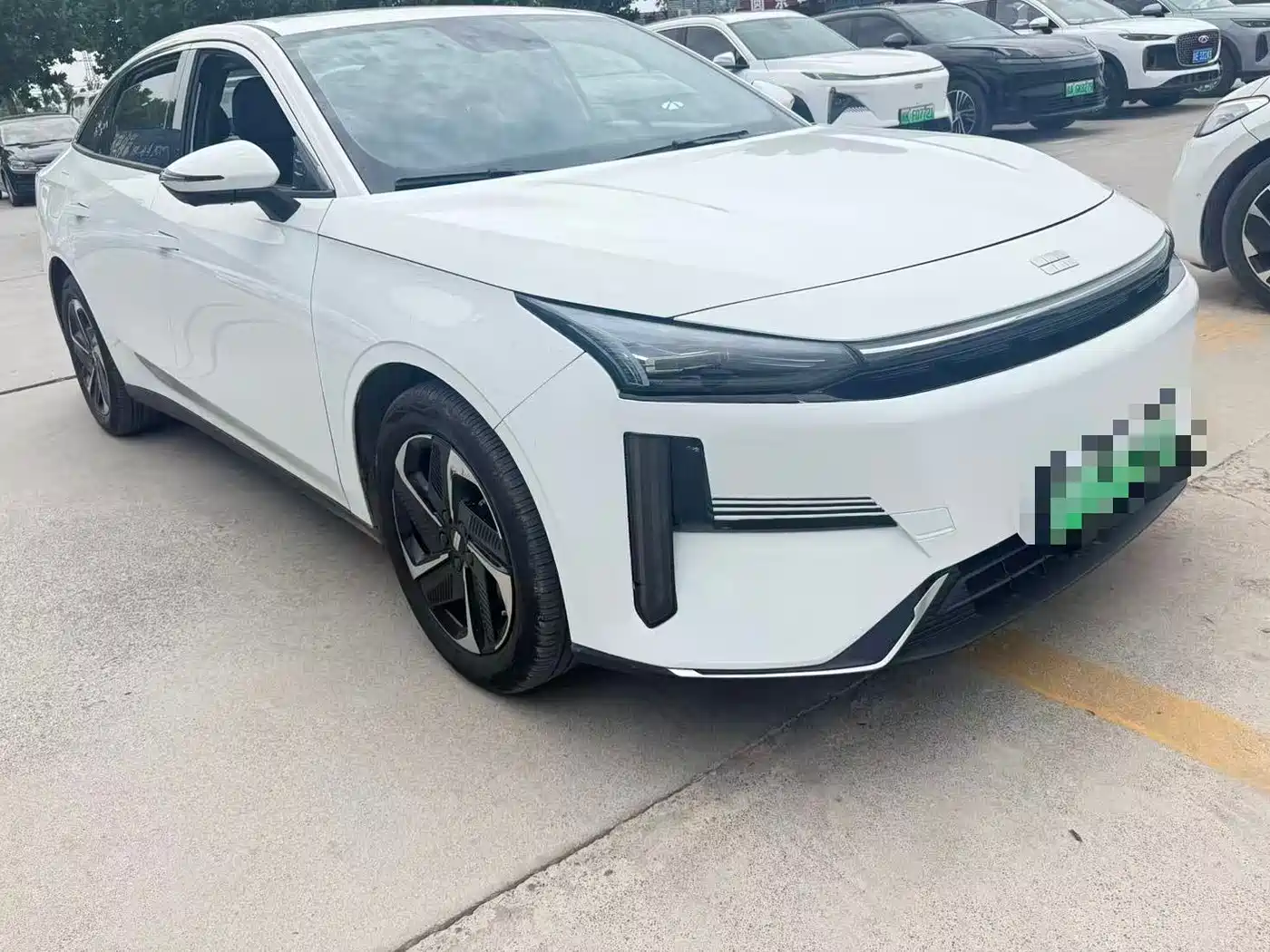 Geely Galaxy Galaxy L6 2023 Model 125km PLUS фото 3