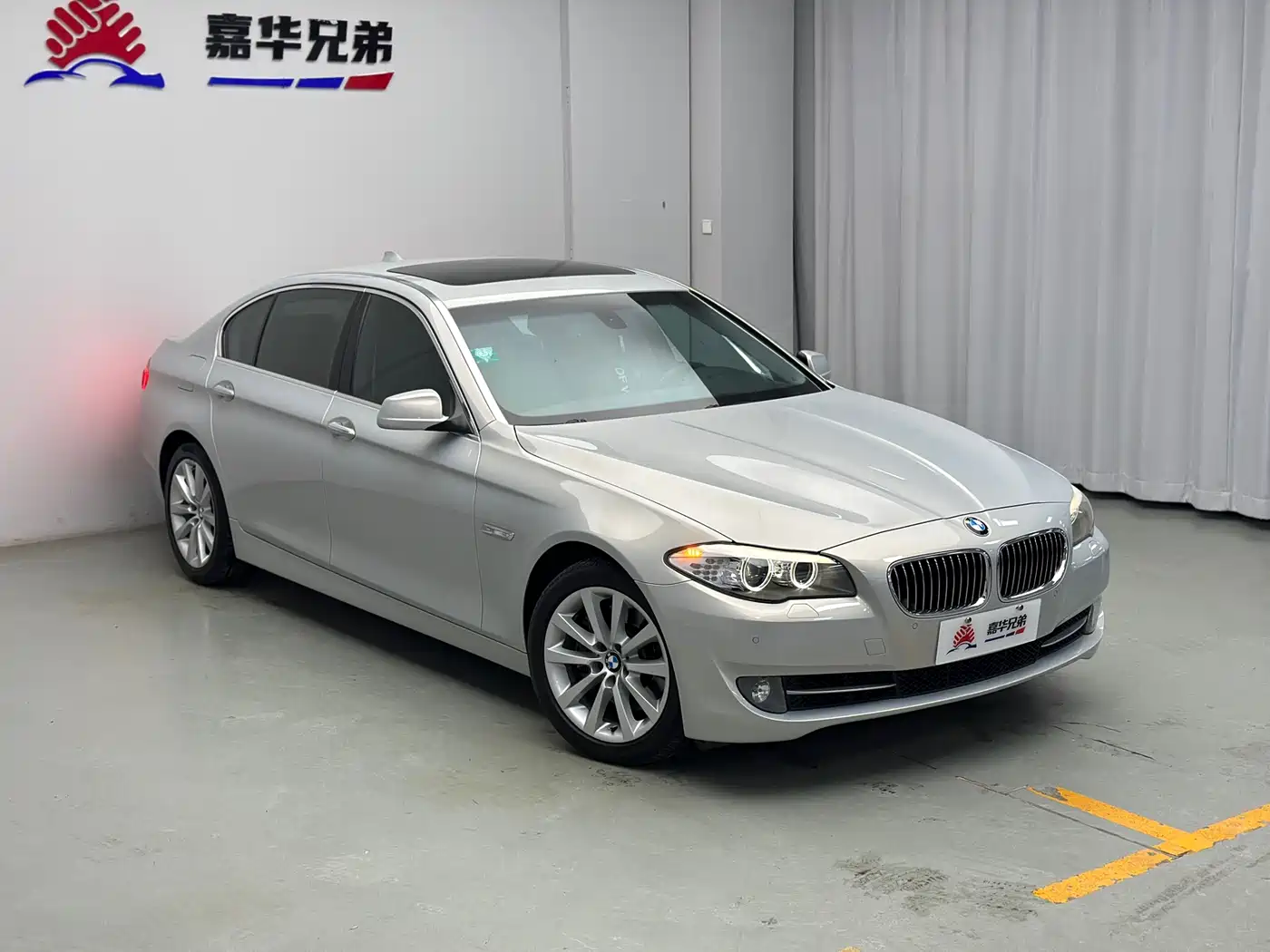 BMW 5 Series 2011 535Li Luxury фото 8
