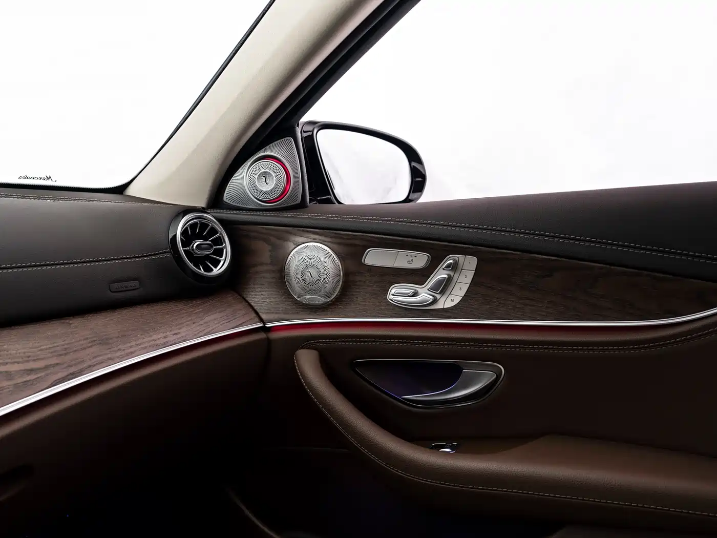 Mercedes-Benz E-Class 2023 E 300 L Luxury фото 20