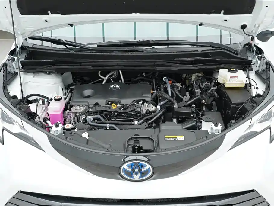 Toyota Sienna 2021 2.5L Hybrid Ultimate Edition фото 33