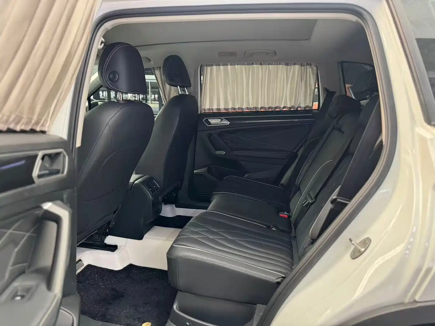 Volkswagen Tiguan L 2024 300TSI Auto 2WD Smart Edition фото 5