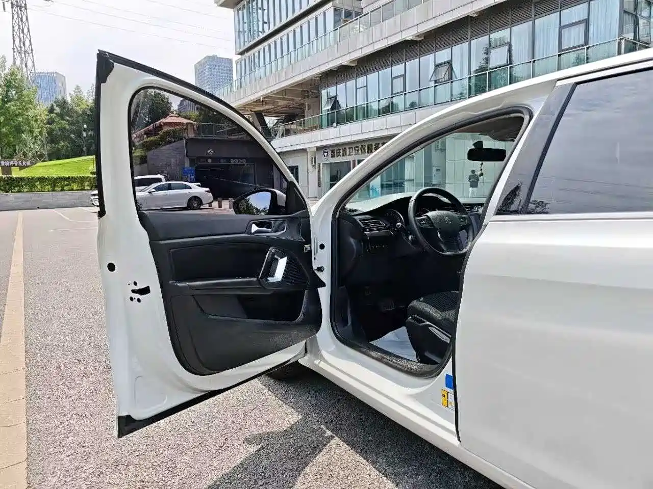 Peugeot 408 2018 Facelift 350THP Automatic Luxury фото 15