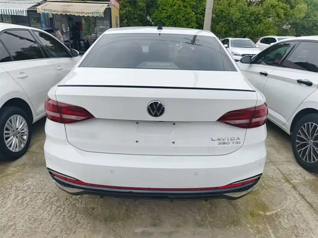 Volkswagen Lavida 2023 280TSI DSG Starlight Comfort Edition фото 6