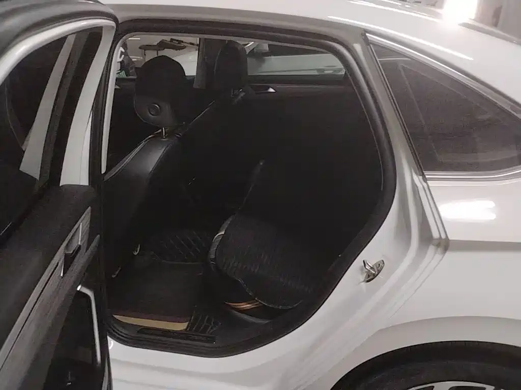 Volkswagen Sagitar, миниатюра 20