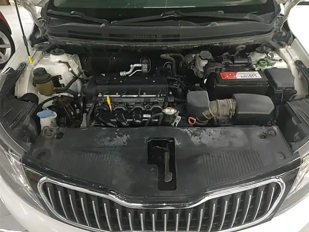 Kia K2 2012 Hatchback 1.4L AT GLS Commemorative Edition фото 20