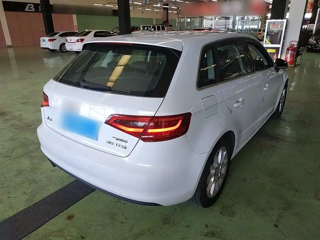 Audi A3 2016 Sportback 35 TFSI Leadership фото 5