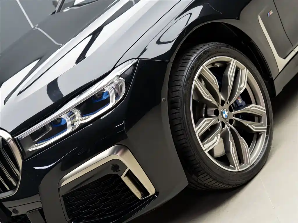 BMW 7 Series 2019 Facelift M760Li xDrive V12 Sport Package фото 3